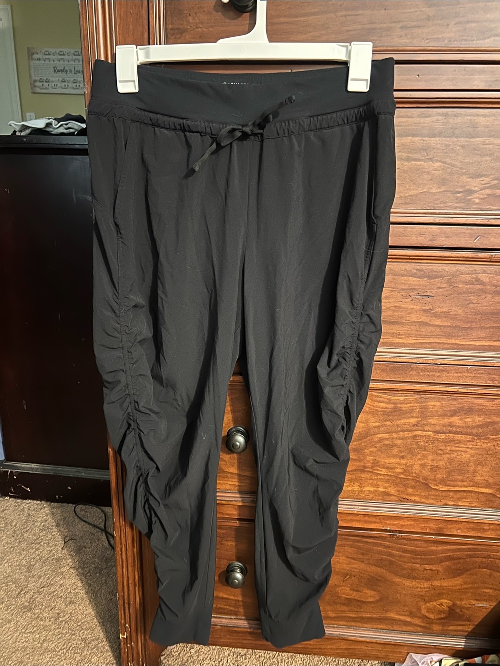Athleta Attitude Pants Women’s 12 Black Ruched Pull on Drawstring Jogger